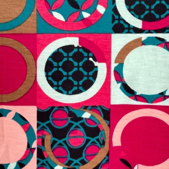 NWT LuLaRoe Classic T Geometric Print Women’s Large Short Sleeve Top Cherry Red - Picture 10 of 14